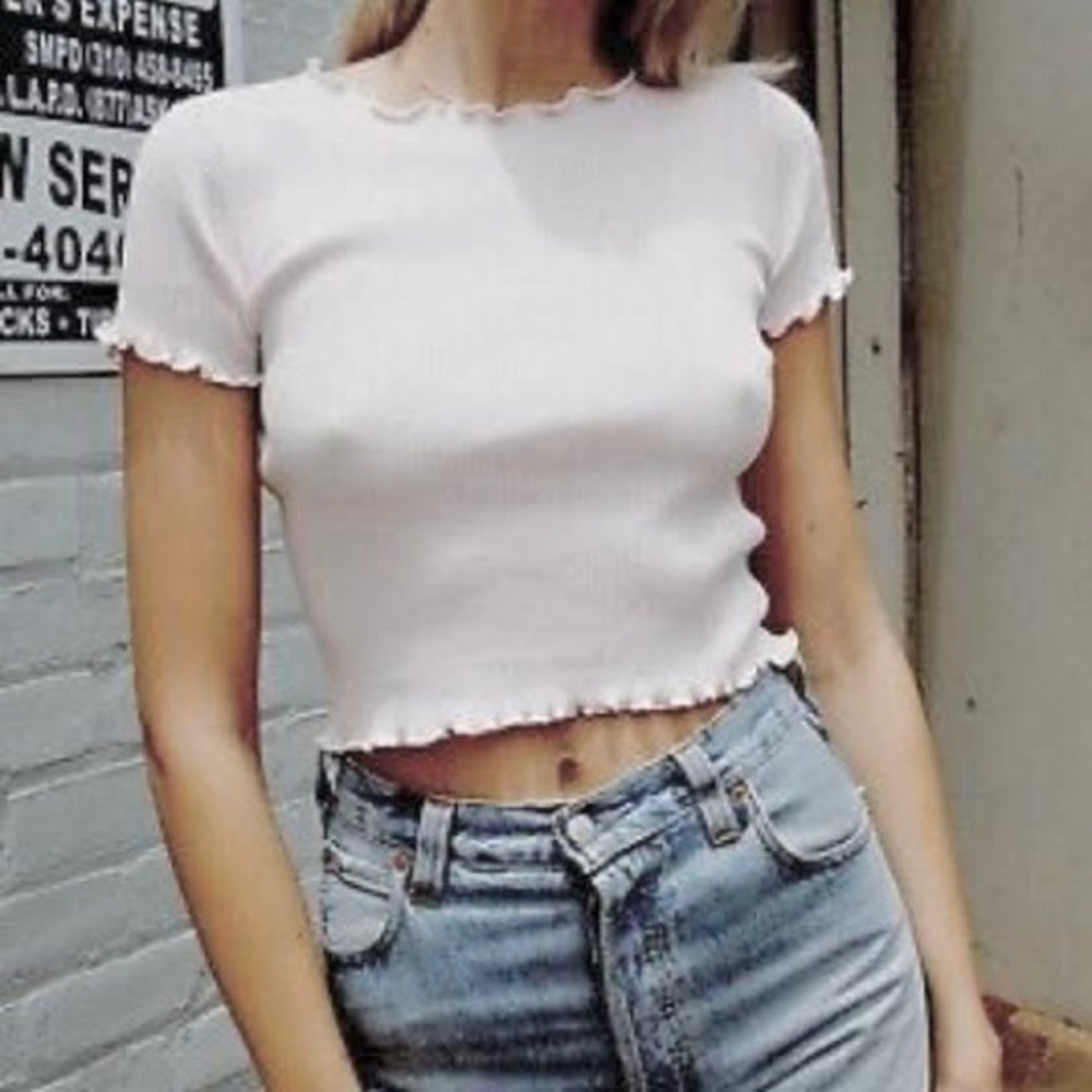 PINK BRANDY MELVILLE RUFFLE EDGE BABY TSHIRT CROPPED